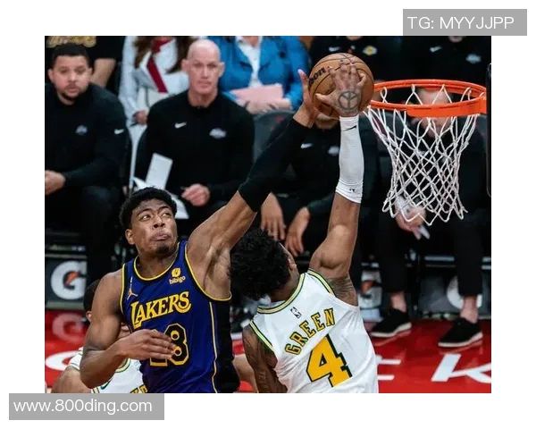 2020年8月7日湖人与火箭的激烈对决回顾与精彩瞬间分析